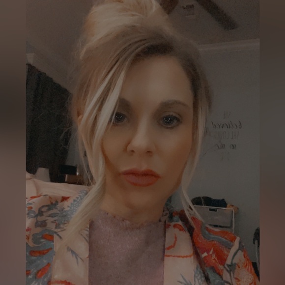 My name is Katy! Single mom of 3! I am very open to offers!! - Picture 2 of 9